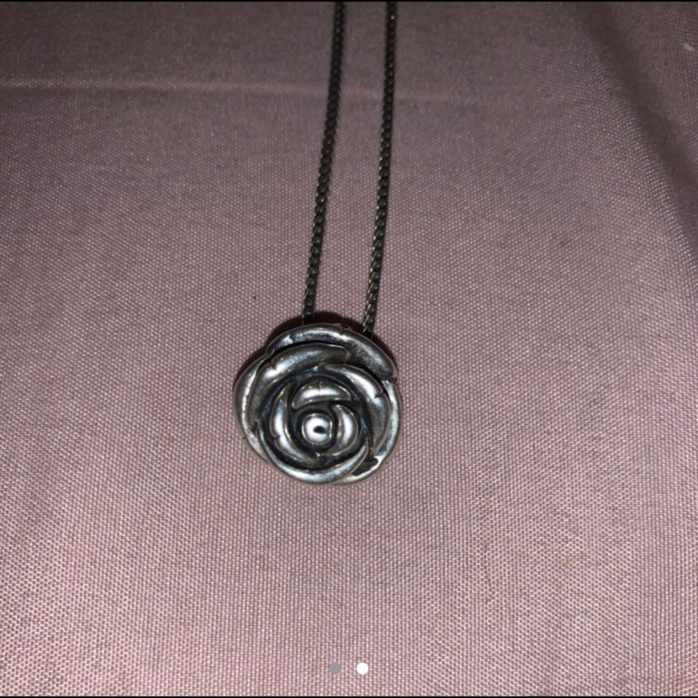 Silver rose necklace